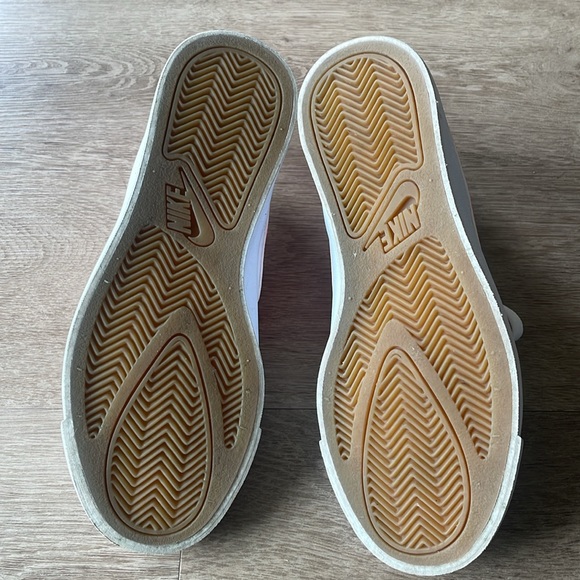 Nike shoes - Picture 6 of 7